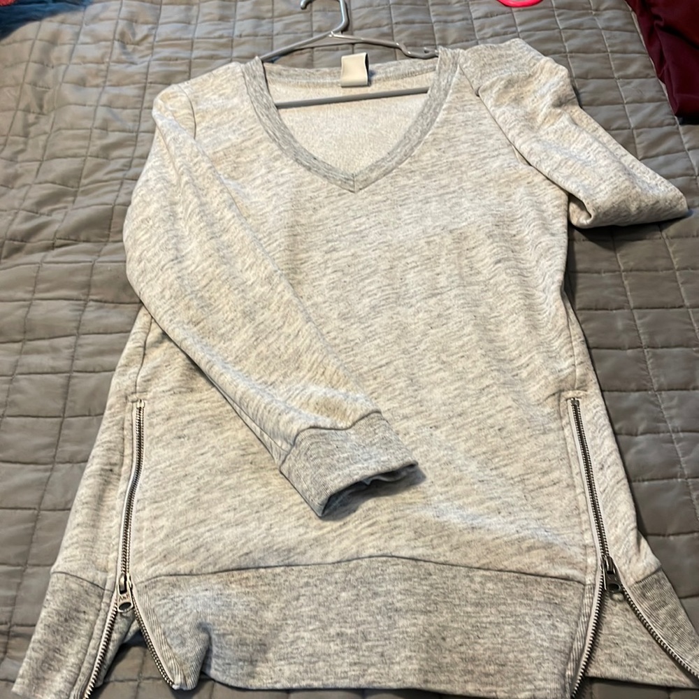 Zipper detailed sweater